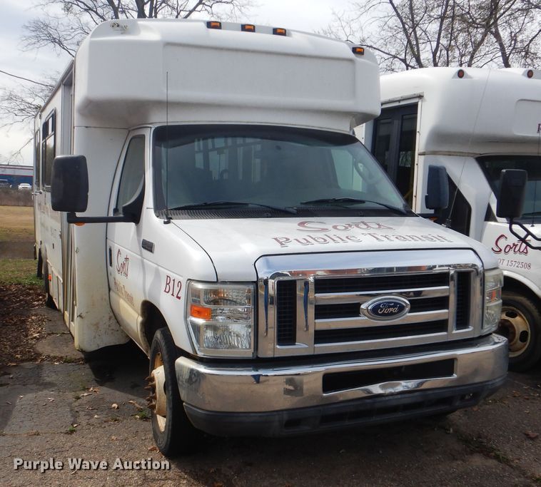image for item GD9173 2008 Ford Econoline E450 shuttle bus
