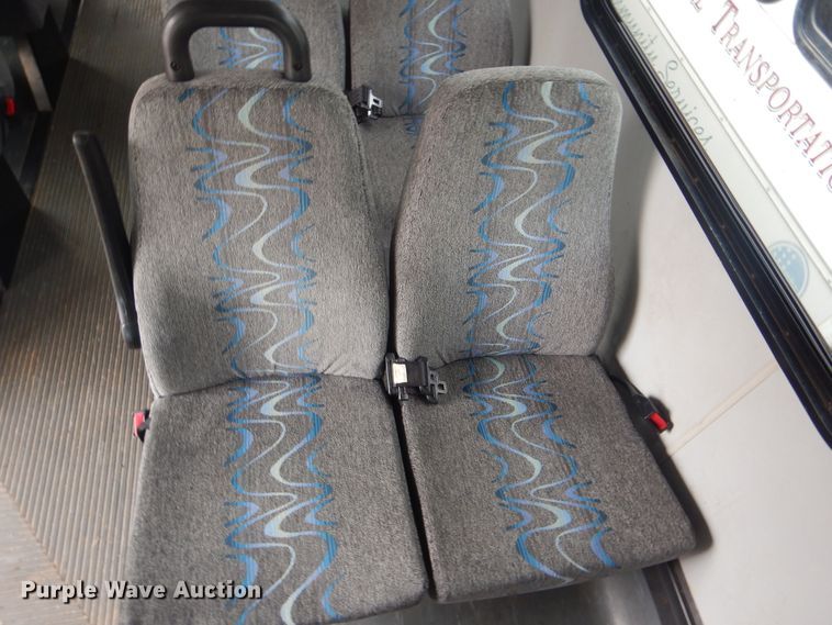 image for item GD9173 2008 Ford Econoline E450 shuttle bus