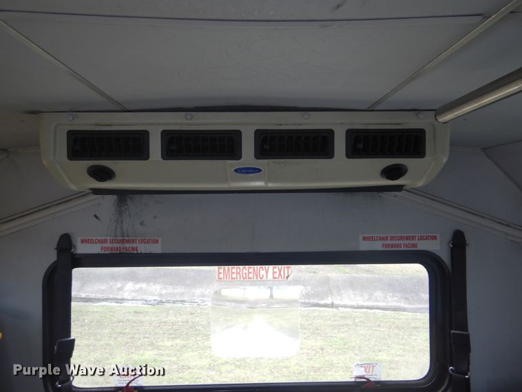 image for item GD9173 2008 Ford Econoline E450 shuttle bus