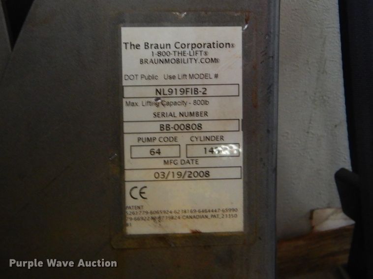 image for item GD9173 2008 Ford Econoline E450 shuttle bus