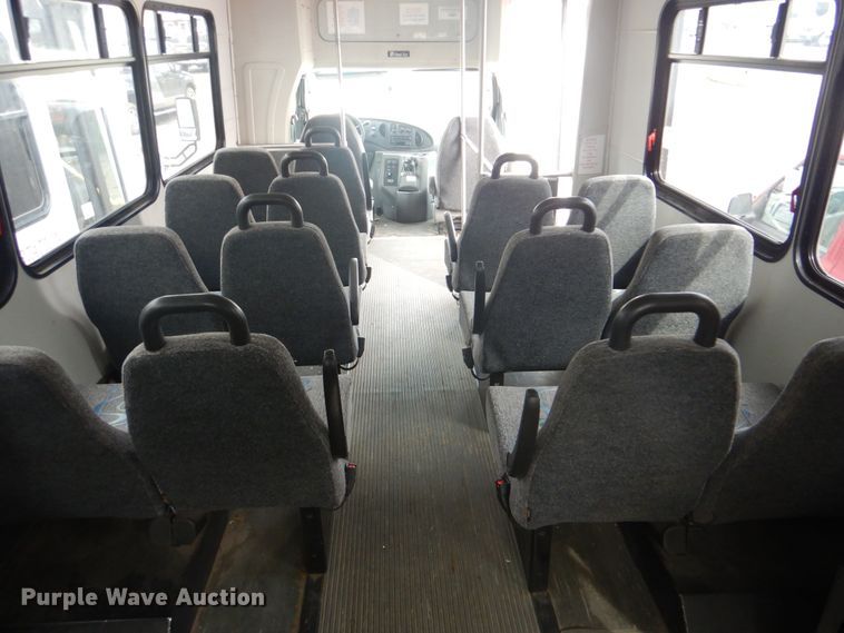 image for item GD9173 2008 Ford Econoline E450 shuttle bus