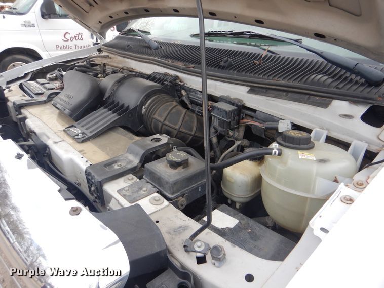 image for item GD9173 2008 Ford Econoline E450 shuttle bus