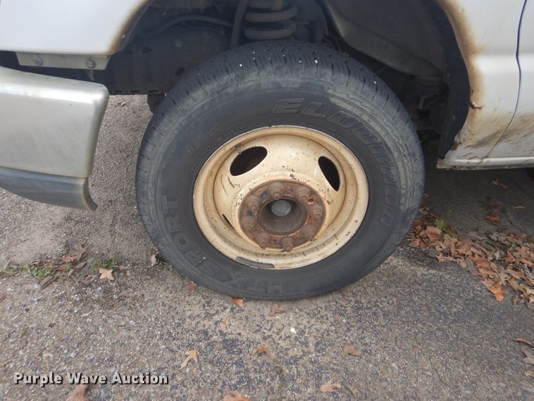 image for item GD9173 2008 Ford Econoline E450 shuttle bus