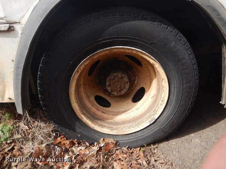 image for item GD9173 2008 Ford Econoline E450 shuttle bus