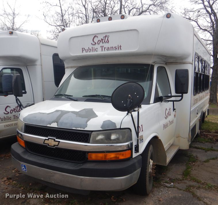 image for item GD9174 2011 Chevrolet Express G3500 shuttle bus