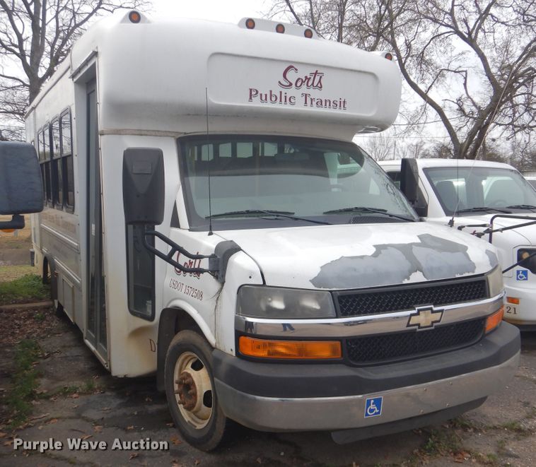 image for item GD9174 2011 Chevrolet Express G3500 shuttle bus
