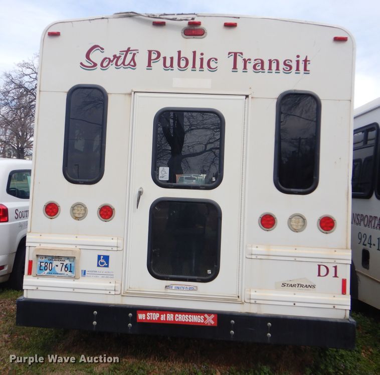 image for item GD9174 2011 Chevrolet Express G3500 shuttle bus