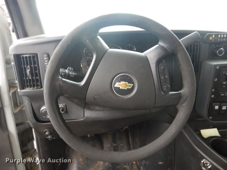 image for item GD9174 2011 Chevrolet Express G3500 shuttle bus