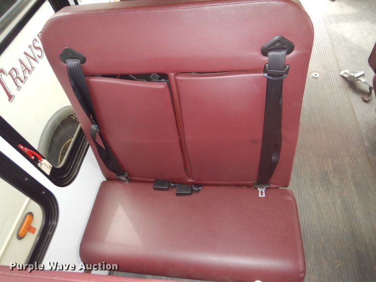 image for item GD9174 2011 Chevrolet Express G3500 shuttle bus