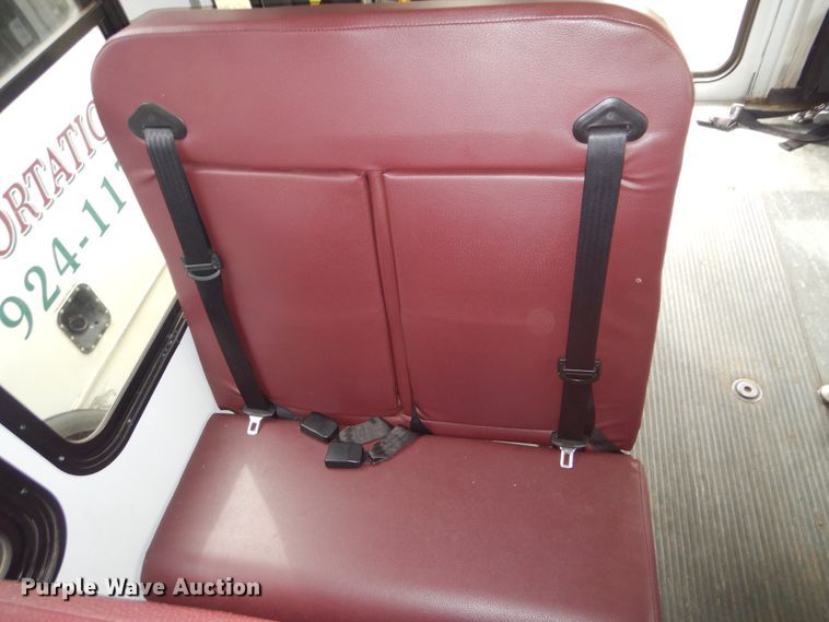 image for item GD9174 2011 Chevrolet Express G3500 shuttle bus