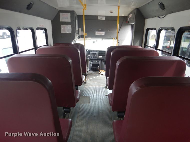 image for item GD9174 2011 Chevrolet Express G3500 shuttle bus