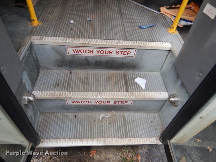 image for item GD9174 2011 Chevrolet Express G3500 shuttle bus