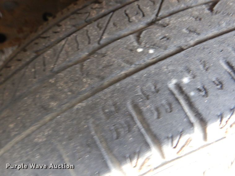 image for item GD9174 2011 Chevrolet Express G3500 shuttle bus