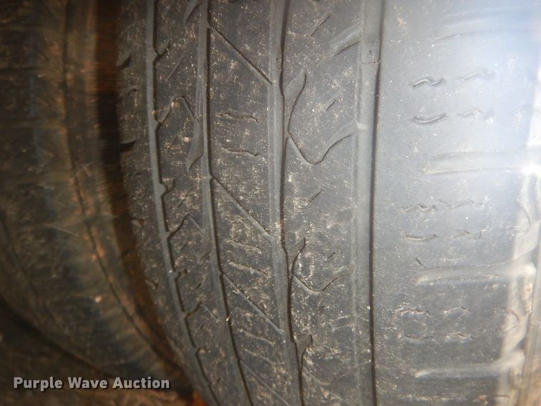 image for item GD9174 2011 Chevrolet Express G3500 shuttle bus