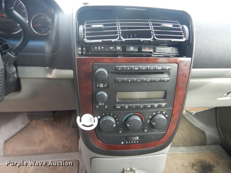 image for item GD9176 2007 Chevrolet Uplander handicap accessible van