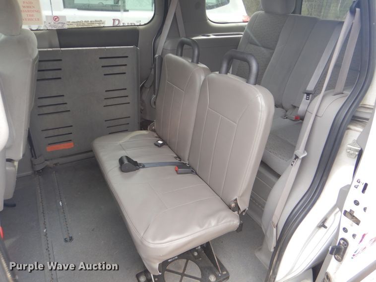 image for item GD9176 2007 Chevrolet Uplander handicap accessible van