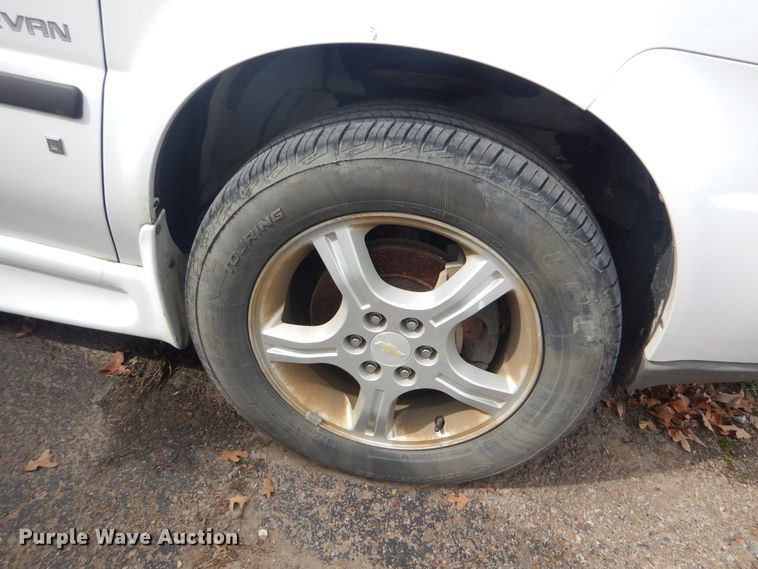 image for item GD9176 2007 Chevrolet Uplander handicap accessible van