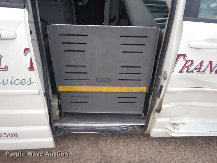 image for item GD9177 2010 Dodge Grand Caravan handicap accessible van