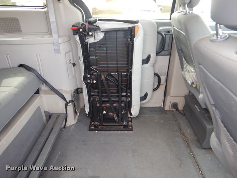 image for item GD9177 2010 Dodge Grand Caravan handicap accessible van