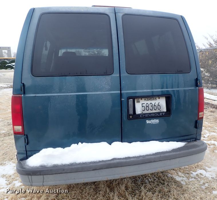 image for item GF9674 1995 Chevrolet Astro van