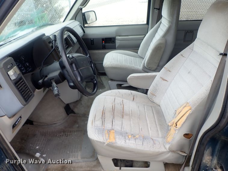 image for item GF9674 1995 Chevrolet Astro van