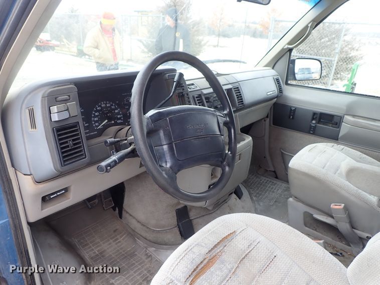 image for item GF9675 1995 Chevrolet Astro van