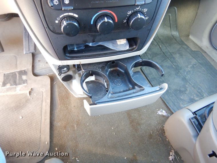 image for item GG9739 2006 Dodge Caravan van