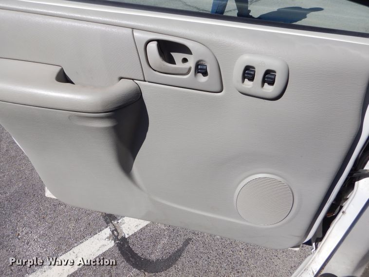 image for item GG9739 2006 Dodge Caravan van