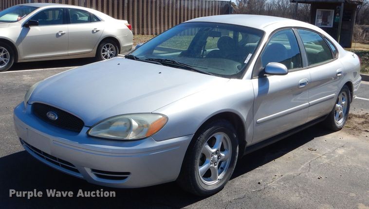 image for item GG9743 2004 Ford Taurus