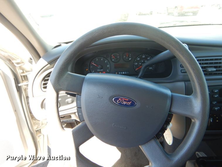 image for item GG9743 2004 Ford Taurus