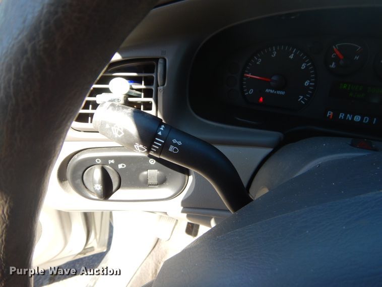 image for item GG9743 2004 Ford Taurus