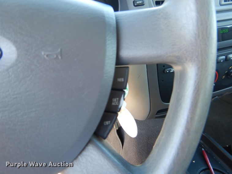 image for item GG9743 2004 Ford Taurus