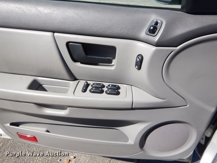 image for item GG9743 2004 Ford Taurus