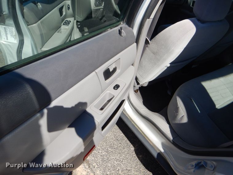 image for item GG9743 2004 Ford Taurus