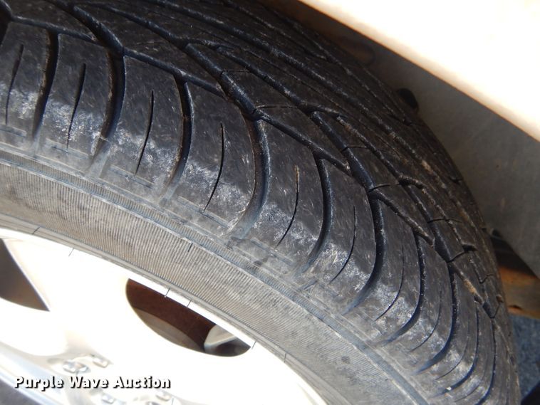 image for item GG9743 2004 Ford Taurus