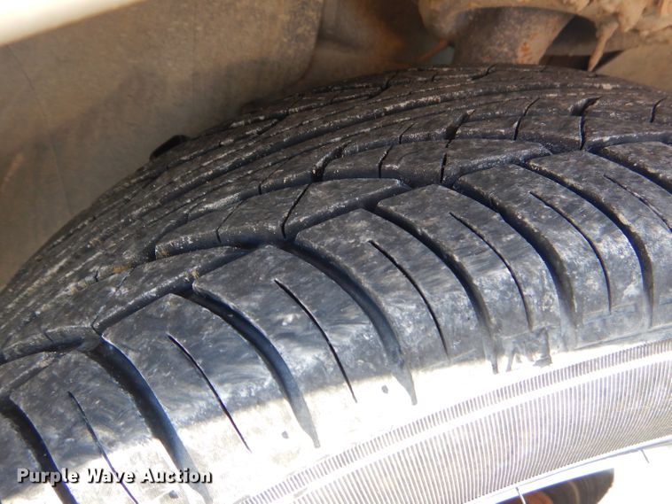 image for item GG9743 2004 Ford Taurus