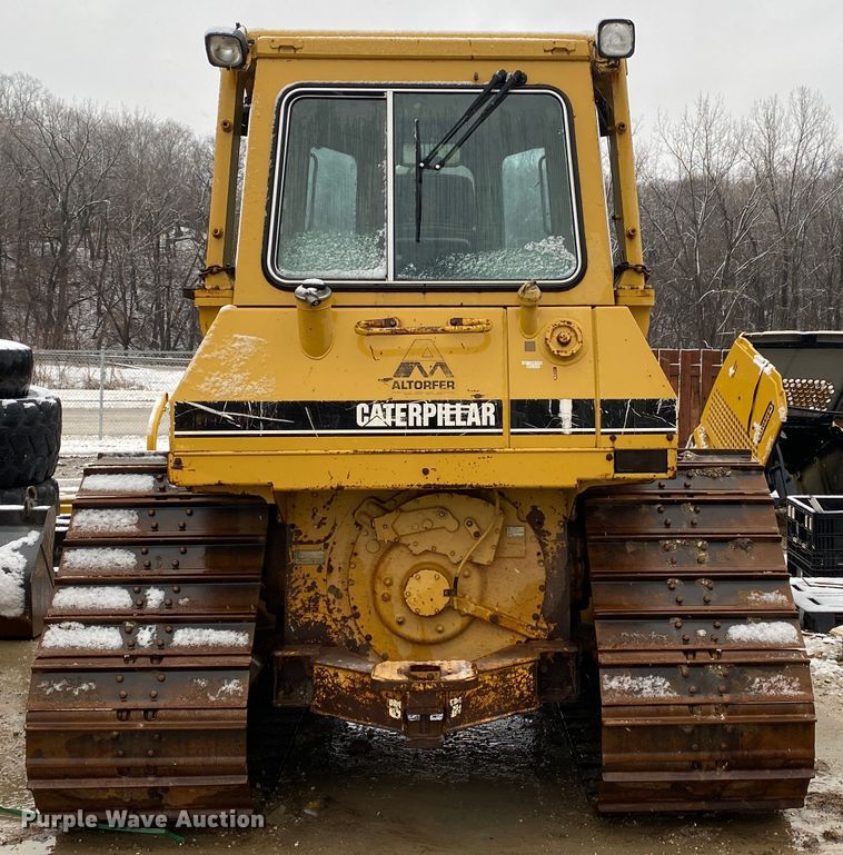 image for item GK9718 1993 Caterpillar D4H LGP Series III dozer