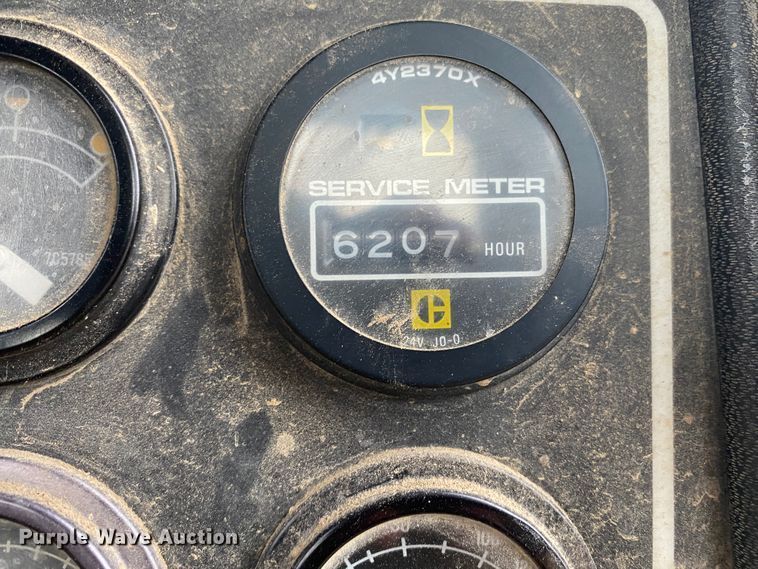 image for item GK9718 1993 Caterpillar D4H LGP Series III dozer