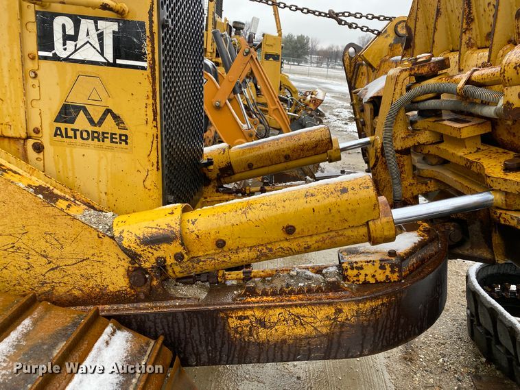image for item GK9718 1993 Caterpillar D4H LGP Series III dozer