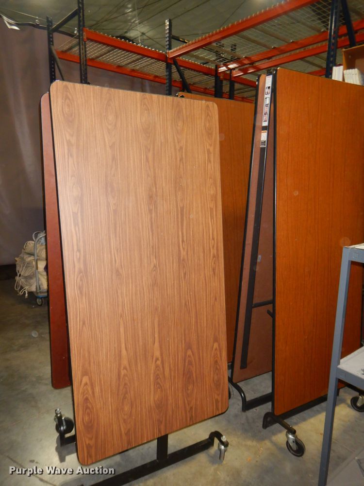 image for item GL9525 (33) folding tables