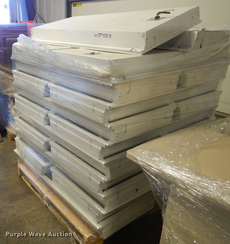 image for item GL9526 Approximately 20 T8 lights