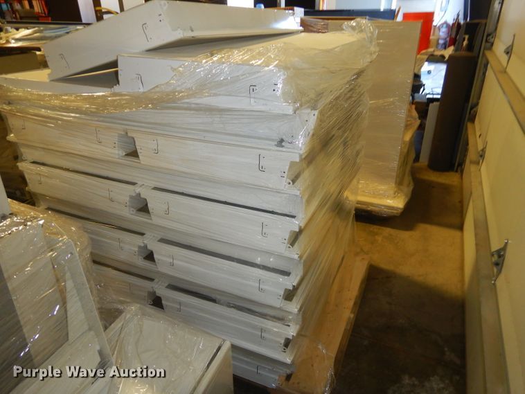 image for item GL9526 Approximately 20 T8 lights