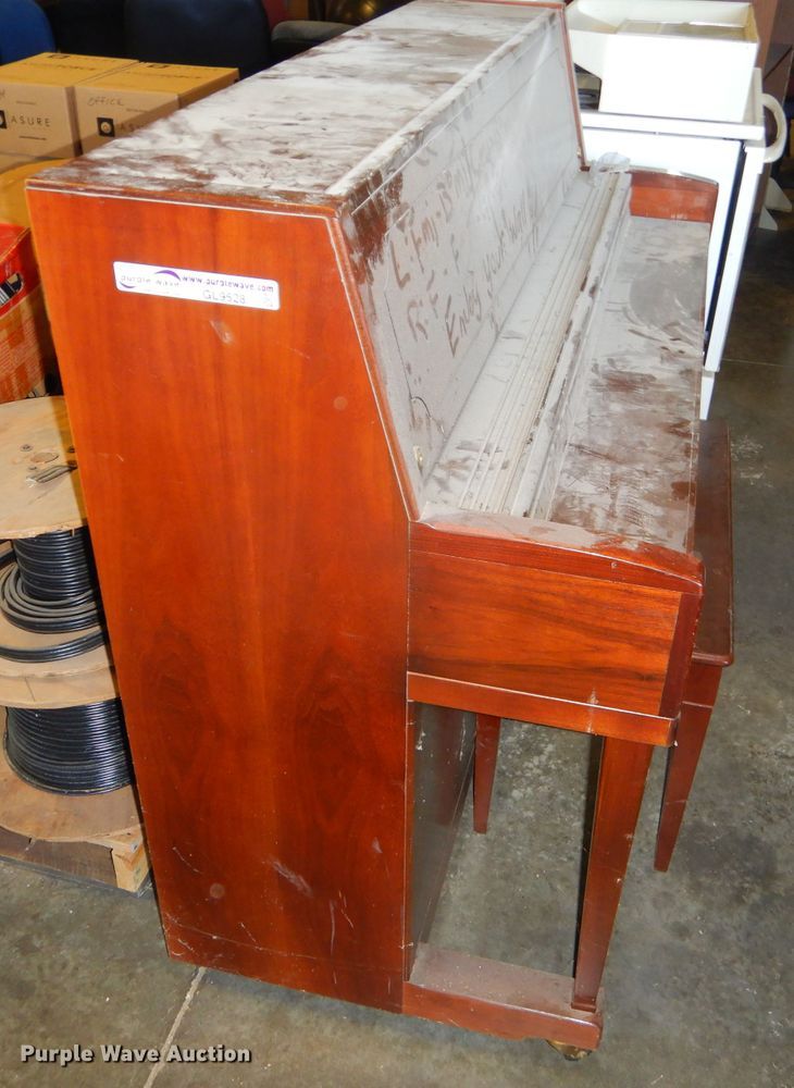 image for item GL9528 Wurlitzer 2981 piano