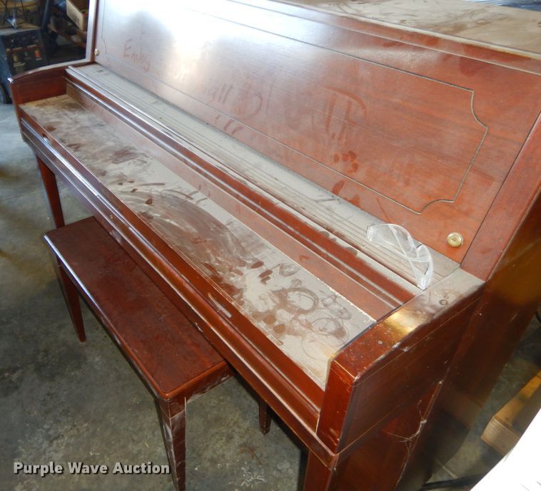 image for item GL9528 Wurlitzer 2981 piano