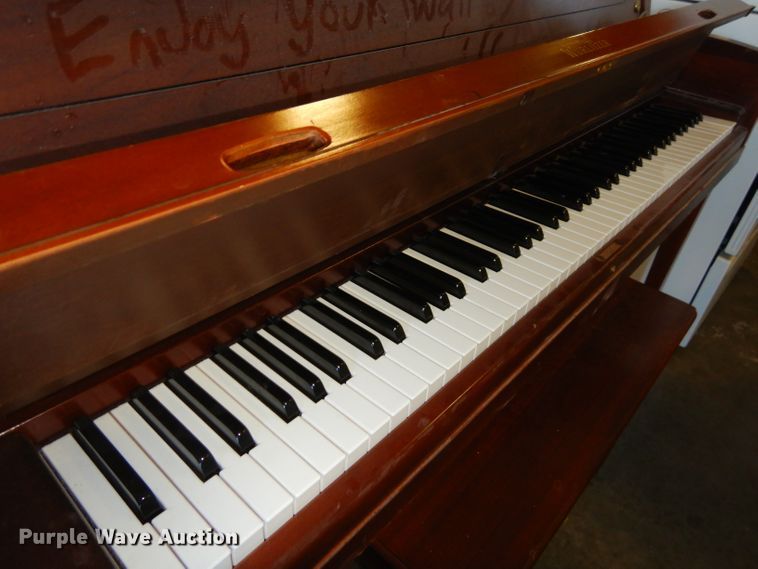 image for item GL9528 Wurlitzer 2981 piano