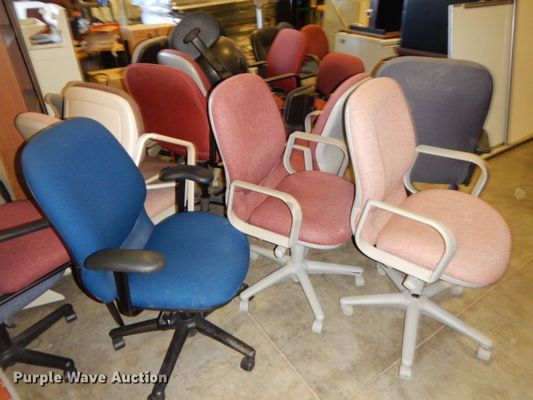 image for item GL9529 Approximately 38 chairs