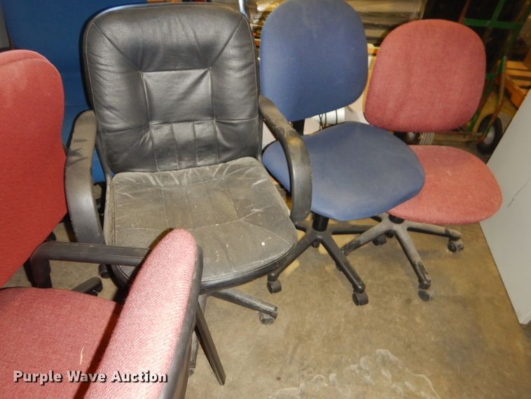 image for item GL9529 Approximately 38 chairs