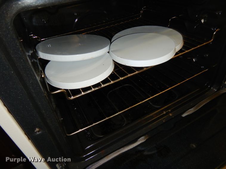 image for item GL9530 Maytag four burner electric oven