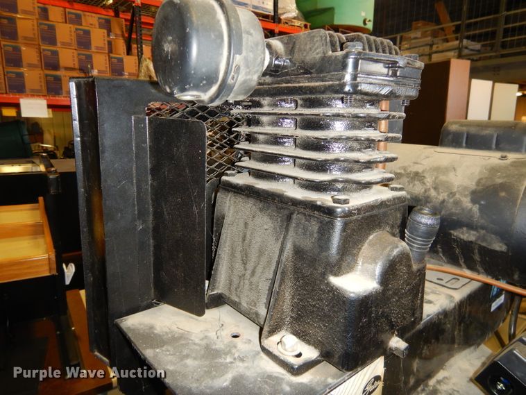 image for item GL9531 Air compressor