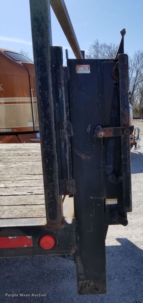 image for item GN9230 Tommy Gate end gate lift